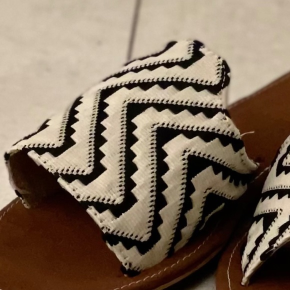 Handmade Straw Slide Sandals Open Toe Mule Black and Natural Woven. Size 38 - Picture 2 of 5